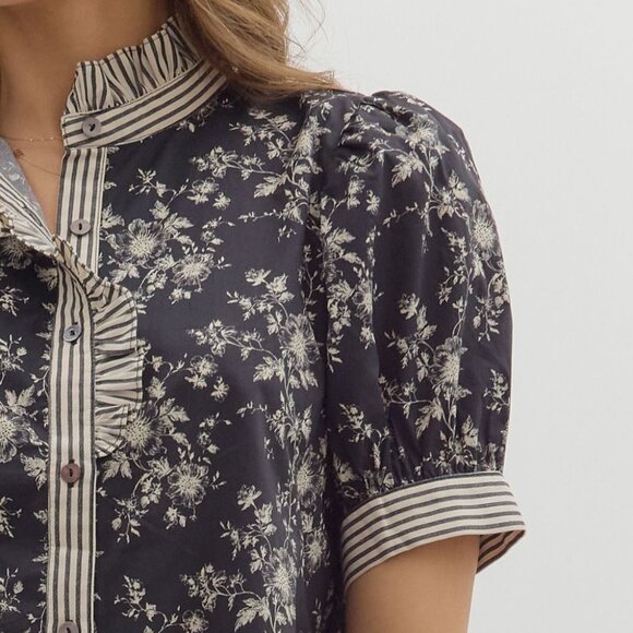 Women's Black Floral Puff Sleeve Top Entro Size Medium NWT - Picture 2 of 7